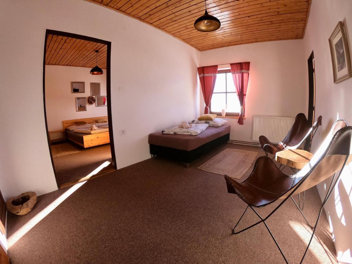 Horska Bouda Kuprovka Hotel สตราจเน ภายนอก รูปภาพ